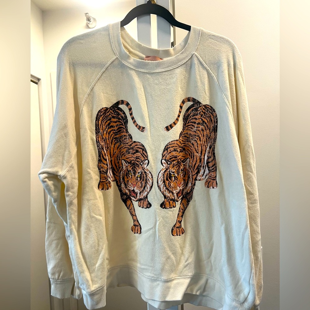 Simon pullover - cream dancing tiger graphic